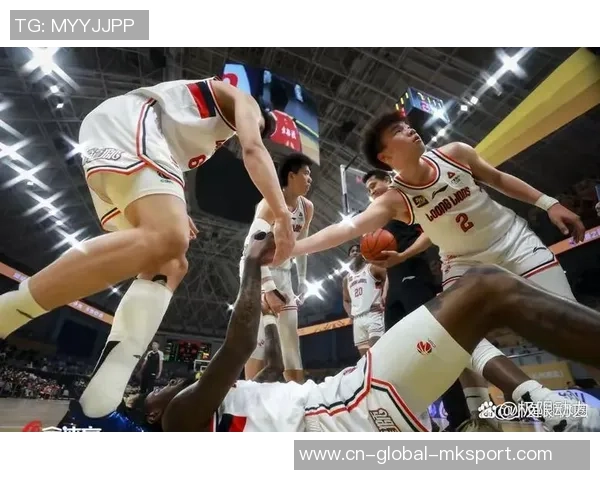 CBA联赛精彩对决10月30日新疆队迎战江苏队全力争胜