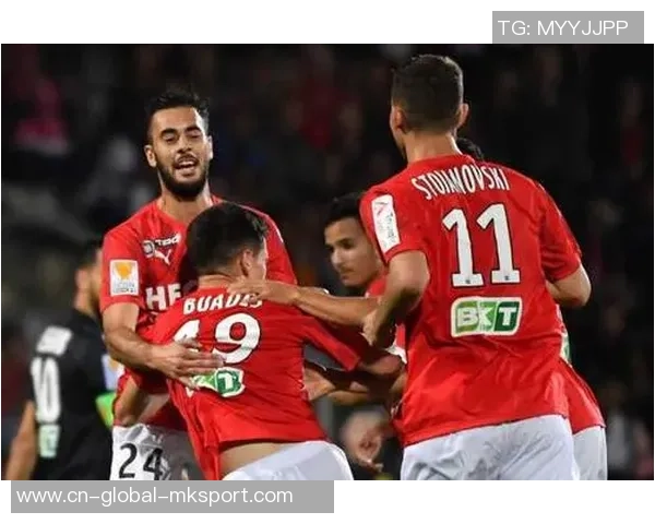 勒沃库森与沃特福德激战成和比分结果分析与赛后点评