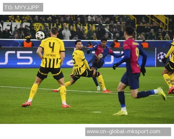 巴黎小将博利初次代表一线队进场却上半场就伤退,含泪离场 巴黎小将博利初次代表一线队进场却上半场就伤退,含泪离场